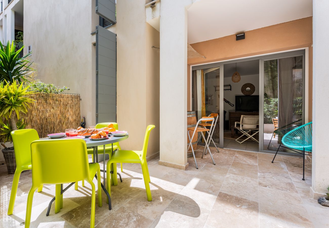 Appartement à La Ciotat - Areno. Moderne 30m du port, clim terrasse jardinet