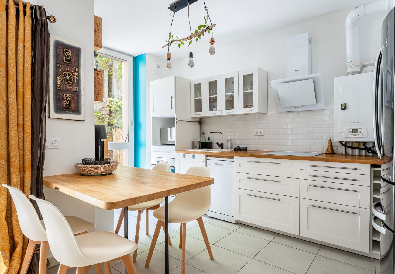 Appartement à La Ciotat - Areno. Moderne 30m du port, clim terrasse jardinet