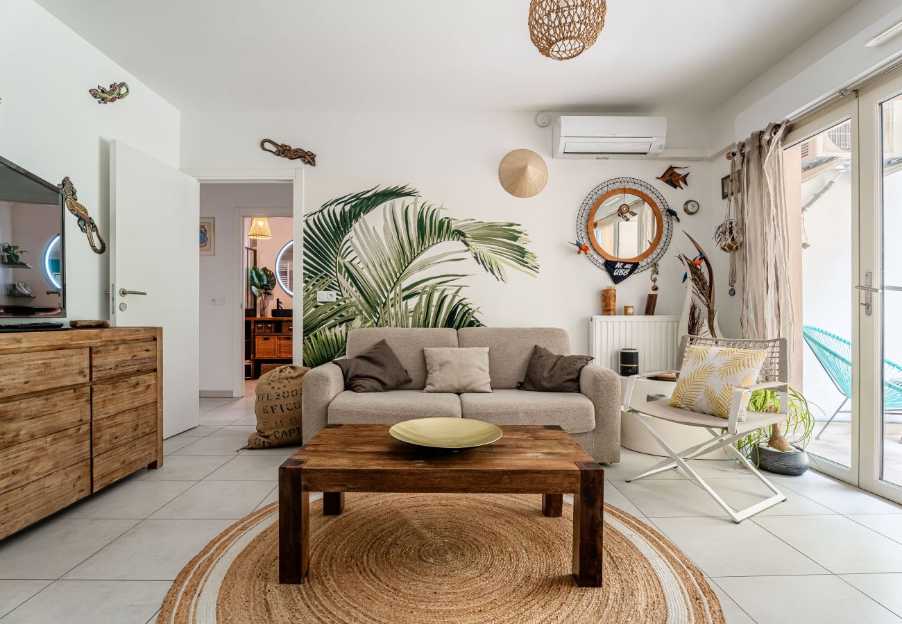 Appartement à La Ciotat - Areno. Moderne 30m du port, clim terrasse jardinet