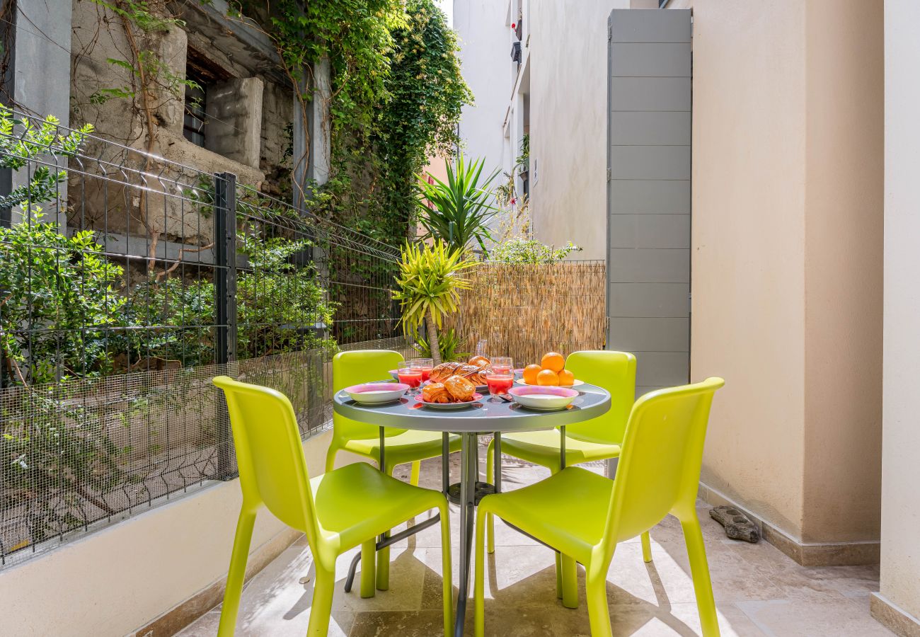 Appartement à La Ciotat - Areno. Moderne 30m du port, clim terrasse jardinet
