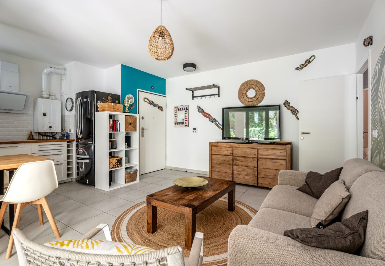 Appartement à La Ciotat - Areno. Moderne 30m du port, clim terrasse jardinet