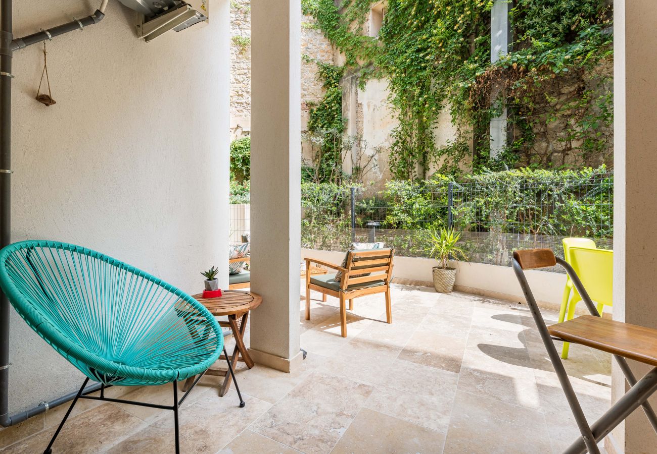 Appartement à La Ciotat - Areno. Moderne 30m du port, clim terrasse jardinet
