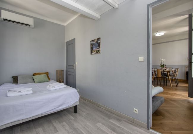 Appartement à La Ciotat - Goélette. Charme et luminosité. Vue mer. Clim. Appartement à La Ciotat - Goélette. Charme et luminosité. Vue mer. Clim.