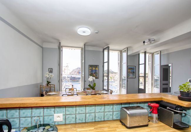 Appartement à La Ciotat - Goélette. Charme et luminosité. Vue mer. Clim. Appartement à La Ciotat - Goélette. Charme et luminosité. Vue mer. Clim.