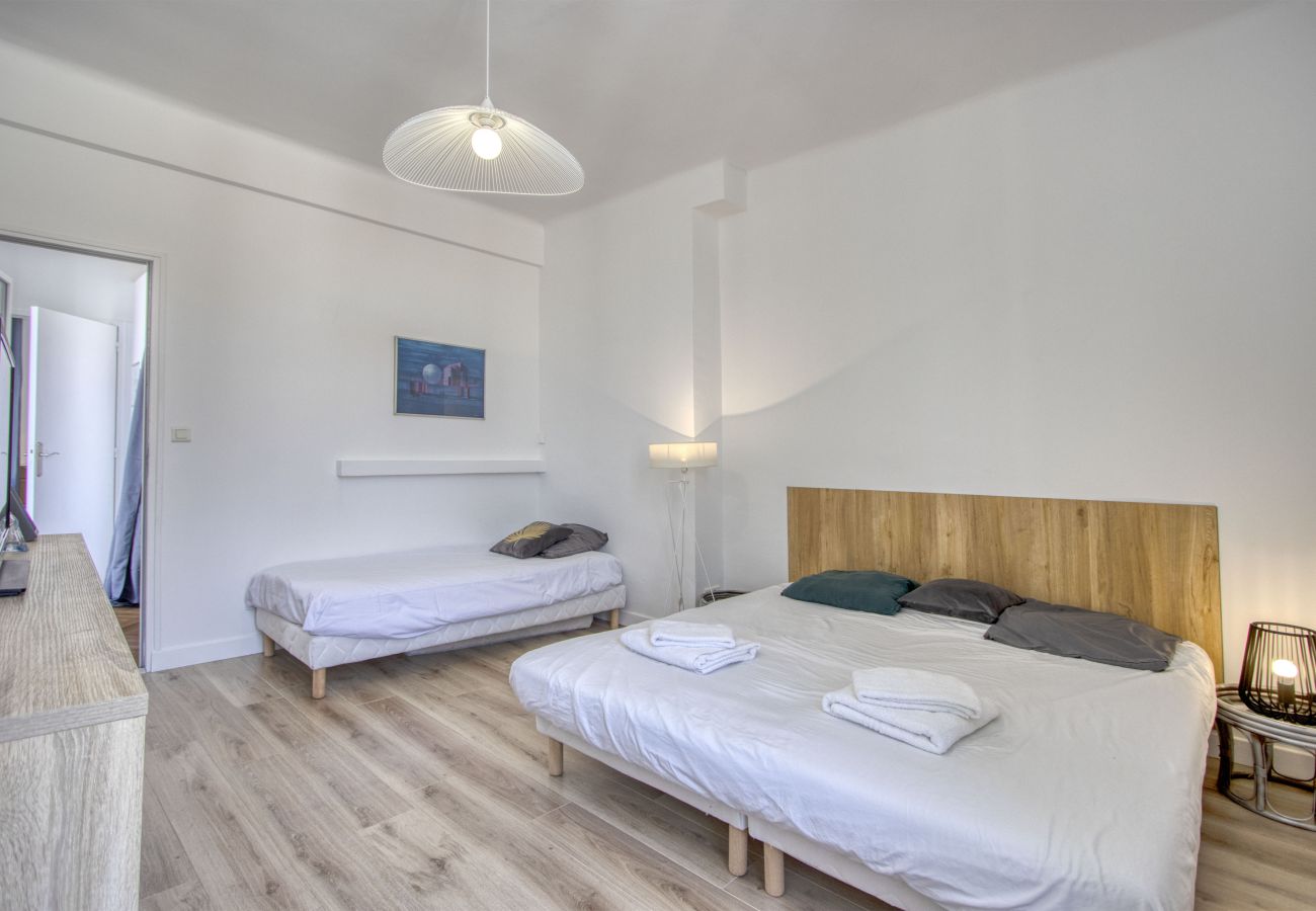 Appartement à La Ciotat - Goélette. Charme et luminosité. Vue mer. Clim.