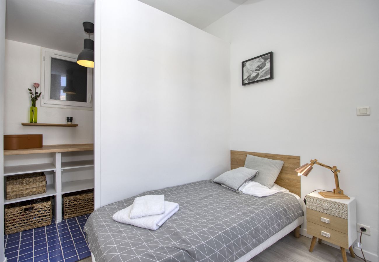 Appartement à La Ciotat - Goélette. Charme et luminosité. Vue mer. Clim.