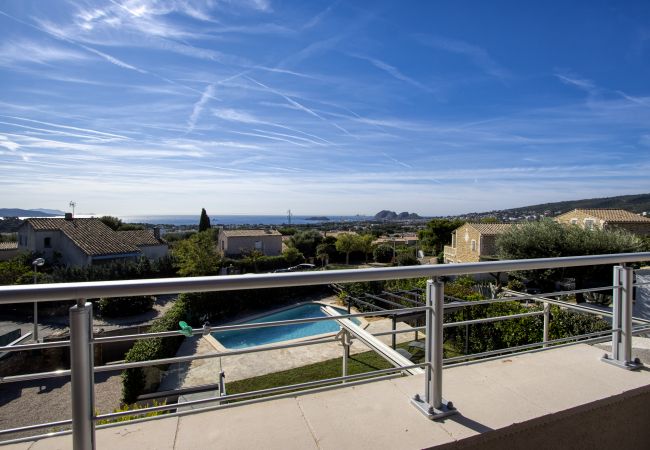 Maison à La Ciotat - Villa Carpediem. Piscine, clim, vue mer, pétanque