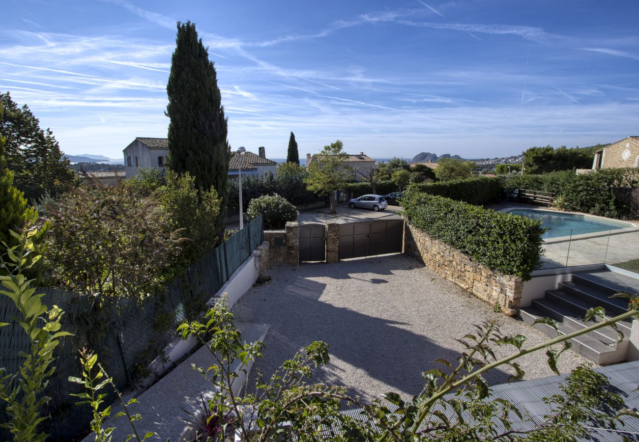 Maison à La Ciotat - Villa Carpediem. Piscine, clim, vue mer, pétanque