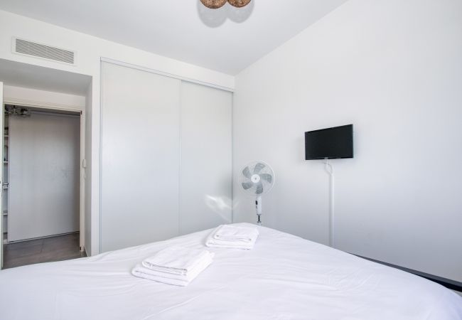 Appartement à La Ciotat - Escaro. Idéal pour les équipages, vacances. Clim. Appartement à La Ciotat - Escaro. Idéal pour les équipages, vacances. Clim.