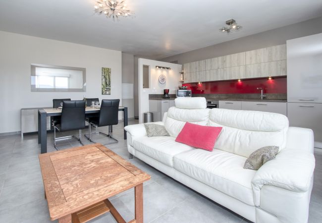 Appartement à La Ciotat - Escaro. Idéal pour les équipages, vacances. Clim. Appartement à La Ciotat - Escaro. Idéal pour les équipages, vacances. Clim.