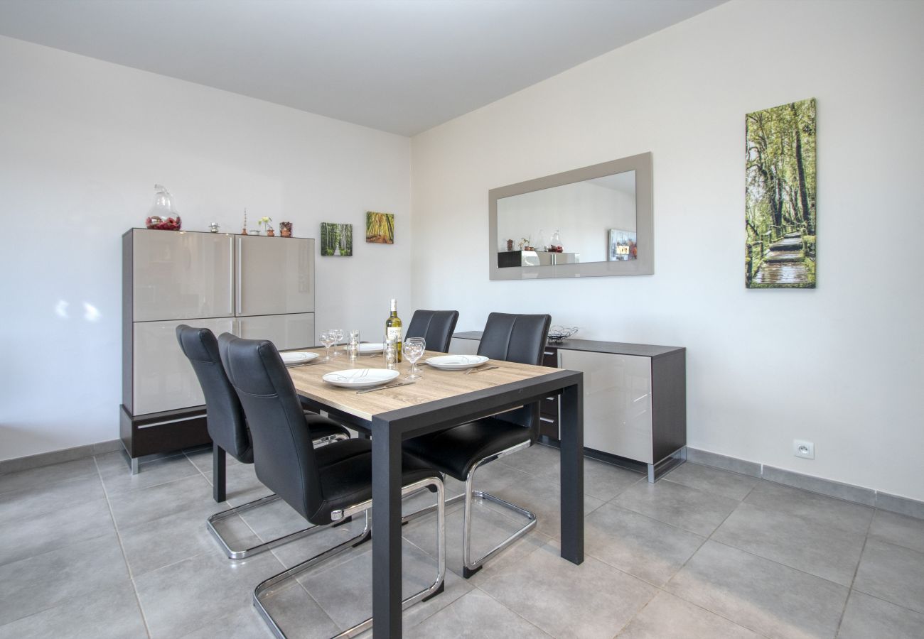 Appartement à La Ciotat - Escaro. Idéal pour les équipages, vacances. Clim.