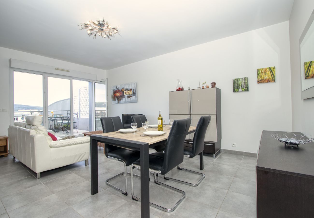 Appartement à La Ciotat - Escaro. Idéal pour les équipages, vacances. Clim.
