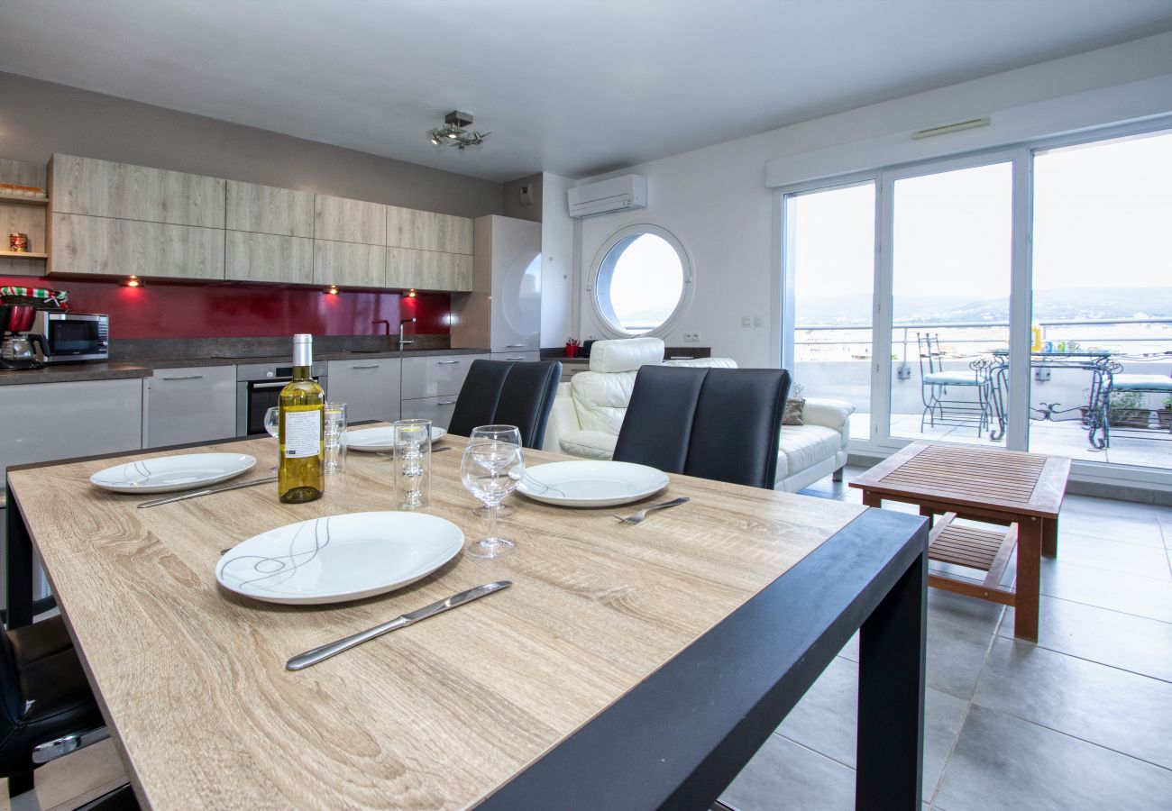Appartement à La Ciotat - Escaro. Idéal pour les équipages, vacances. Clim.