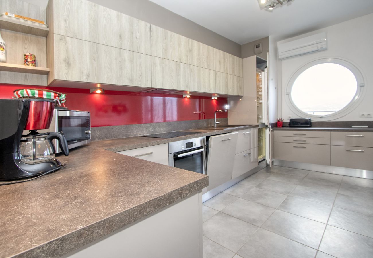Appartement à La Ciotat - Escaro. Idéal pour les équipages, vacances. Clim.