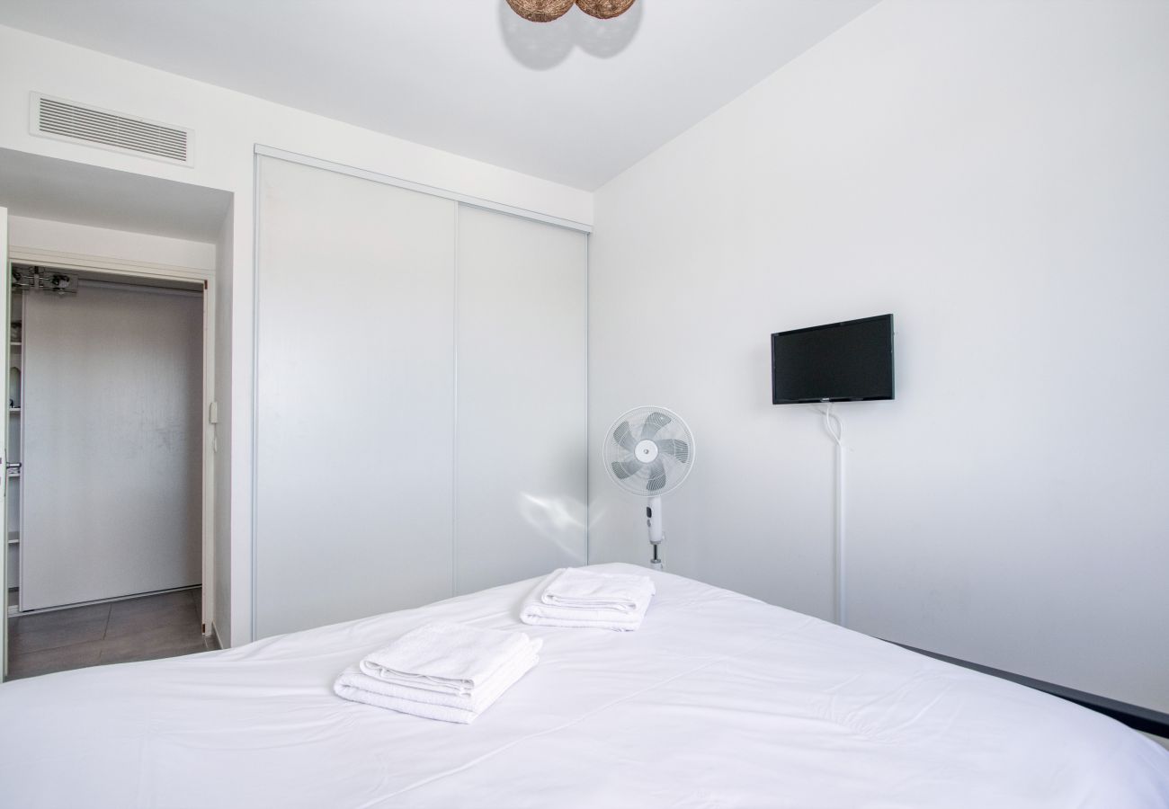 Appartement à La Ciotat - Escaro. Idéal pour les équipages, vacances. Clim.