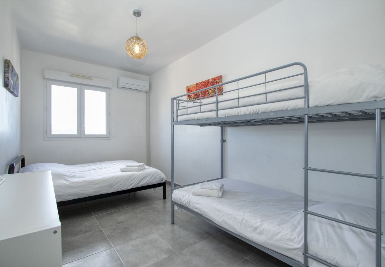 Appartement à La Ciotat - Escaro. Idéal pour les équipages, vacances. Clim.