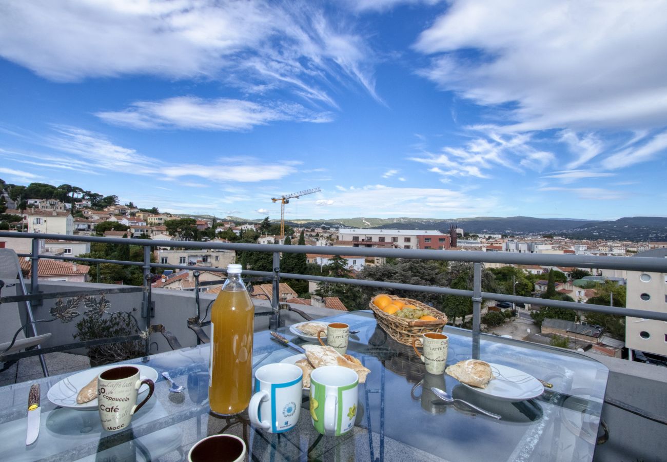Appartement à La Ciotat - Escaro. Idéal pour les équipages, vacances. Clim.