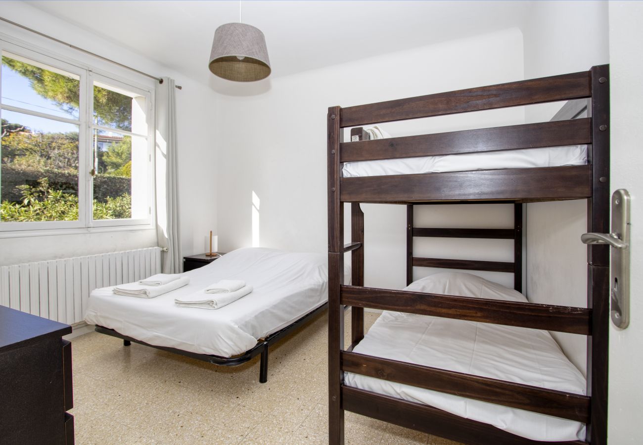 Appartement à La Ciotat - Delmaestro, vue mer, terrasse, parking et calme