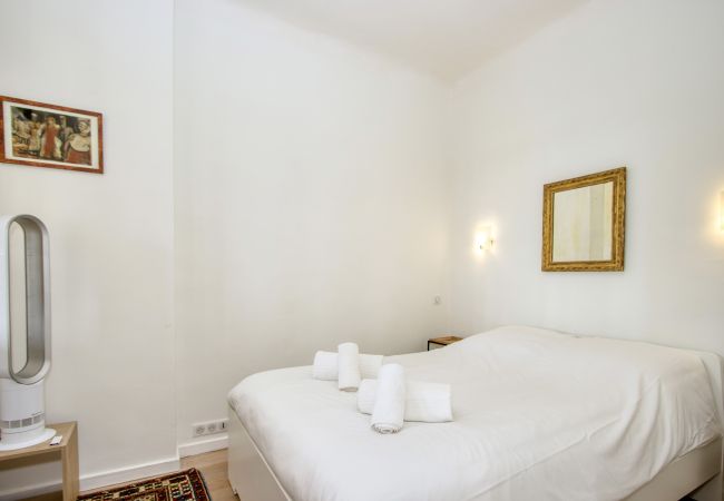 Appartement à La Ciotat - Larbo. Appartement lumineux, vue port, clim Appartement à La Ciotat - Larbo. Appartement lumineux, vue port, clim