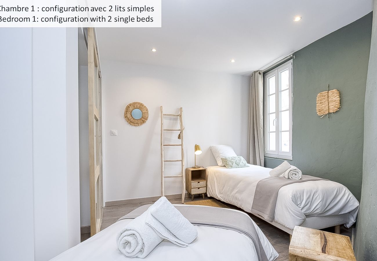 Appartement à La Ciotat - Vairo. Duplex lumineux, vue port, clim