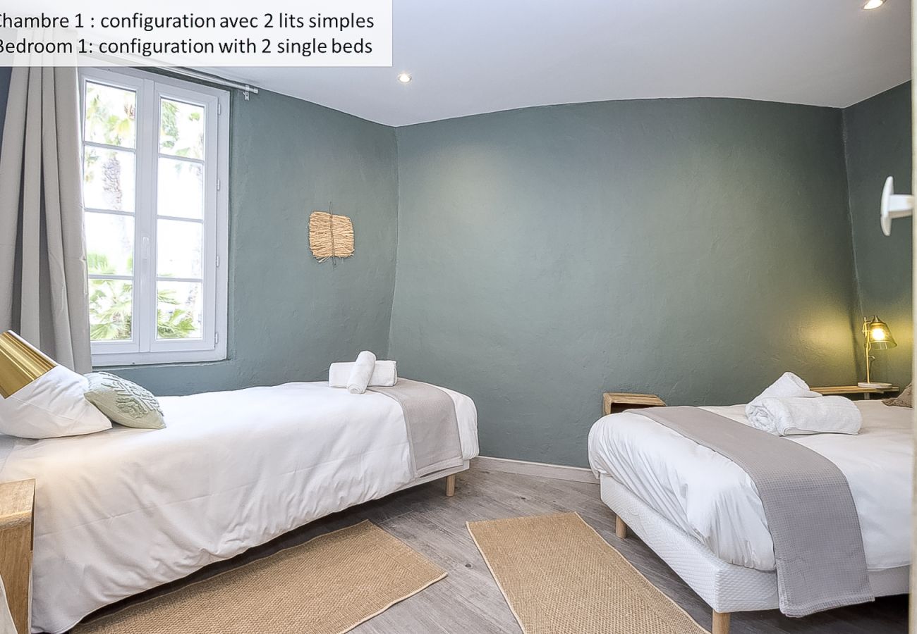 Appartement à La Ciotat - Vairo. Duplex lumineux, vue port, clim