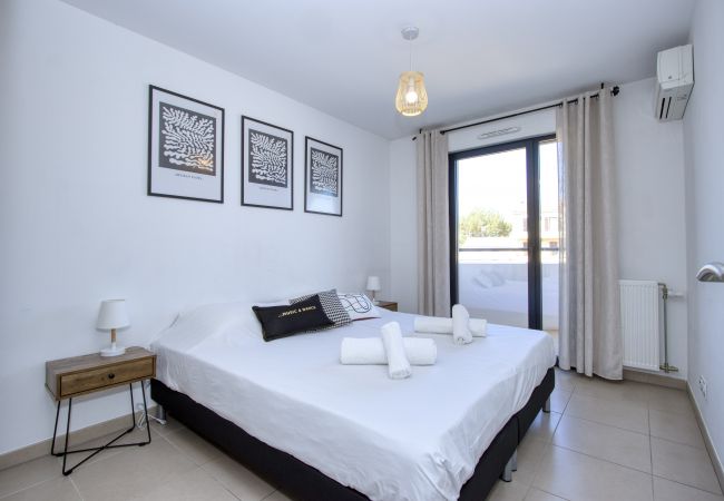 Appartement à La Ciotat - Arello. Vue mer exceptionnelle, clim, accès plage Appartement à La Ciotat - Arello. Vue mer exceptionnelle, clim, accès plage