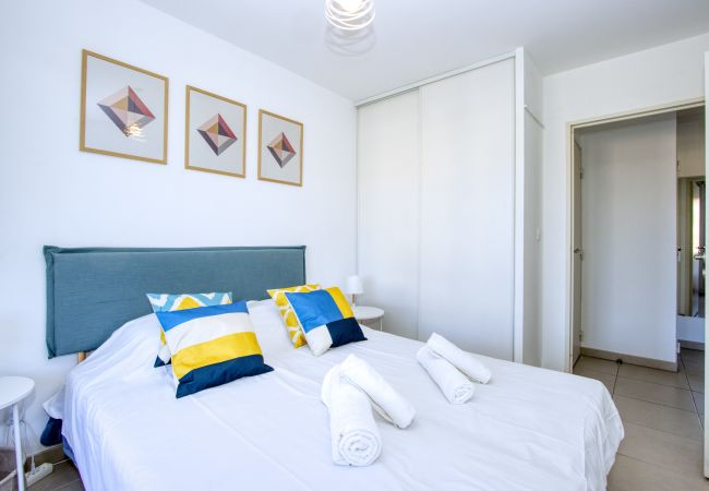 Appartement à La Ciotat - Arello. Vue mer exceptionnelle, clim, accès plage