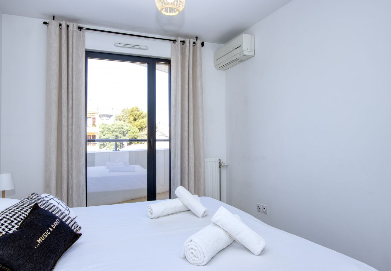Appartement à La Ciotat - Arello. Vue mer exceptionnelle, clim, accès plage