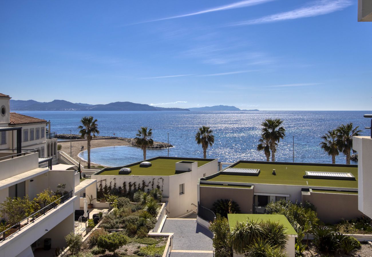 Appartement à La Ciotat - Arello. Vue mer exceptionnelle, clim, accès plage