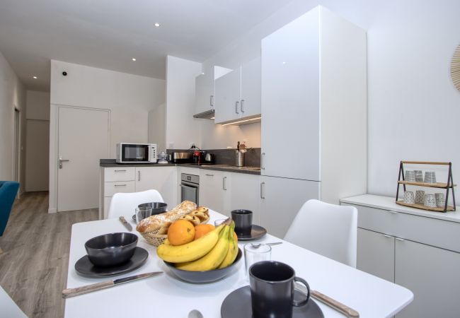 Appartement à La Ciotat - Besugo, déco contemporaine, clim, parking.