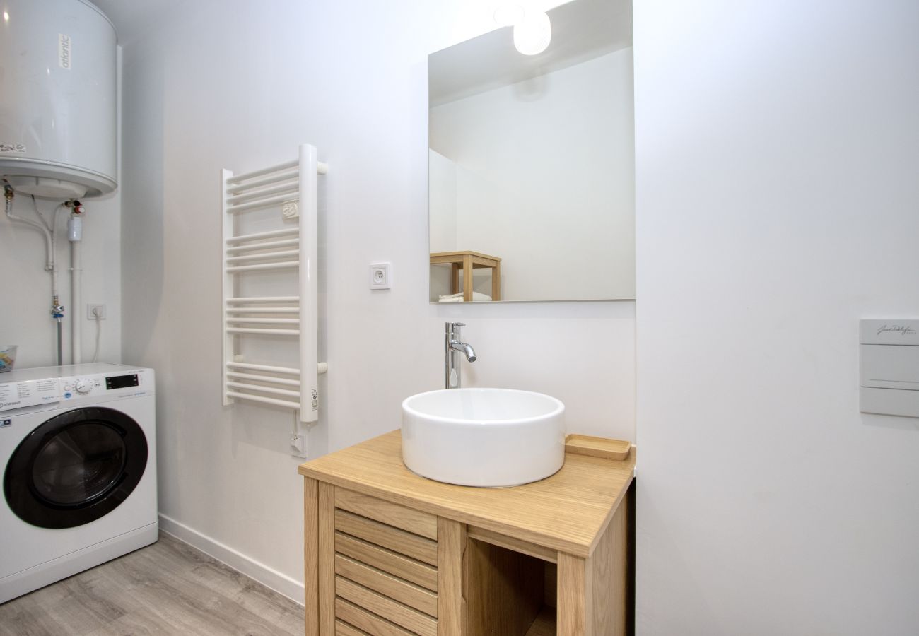 Appartement à La Ciotat - Besugo, déco contemporaine, clim, parking.