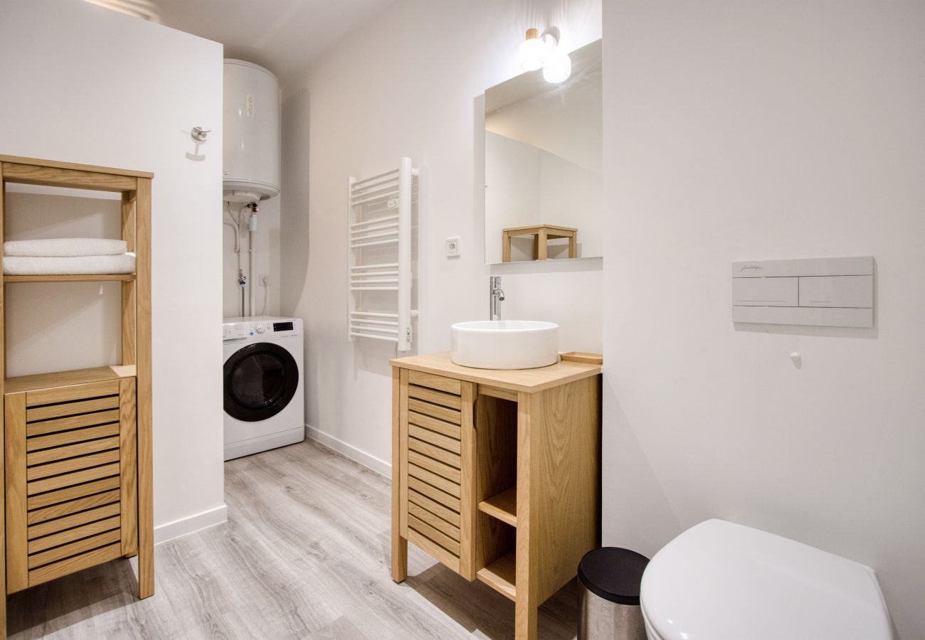 Appartement à La Ciotat - Besugo, déco contemporaine, clim, parking.