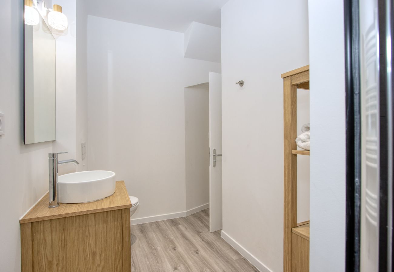 Appartement à La Ciotat - Besugo, déco contemporaine, clim, parking.
