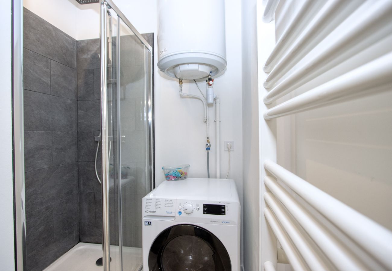 Appartement à La Ciotat - Besugo, déco contemporaine, clim, parking.