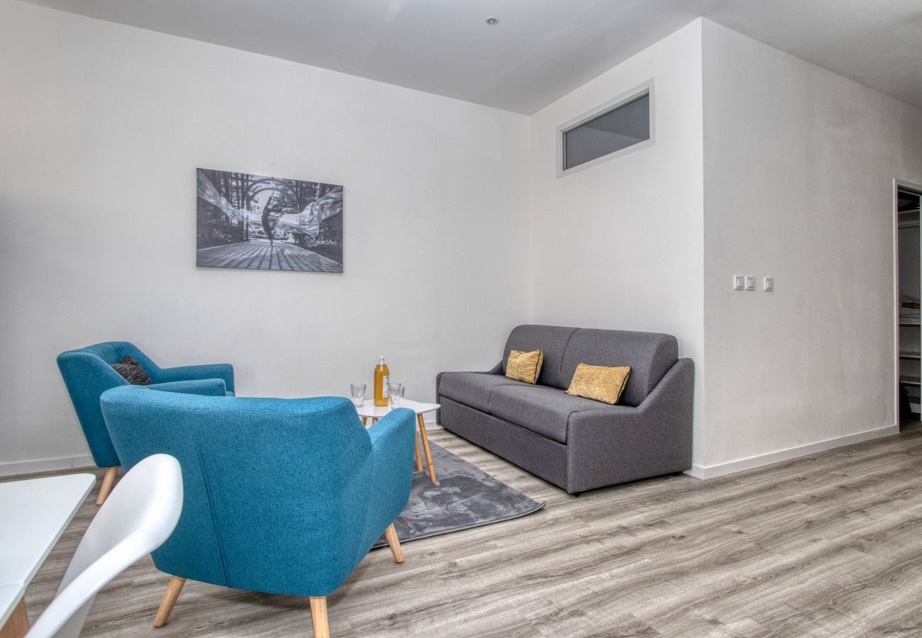 Appartement à La Ciotat - Besugo, déco contemporaine, clim, parking.