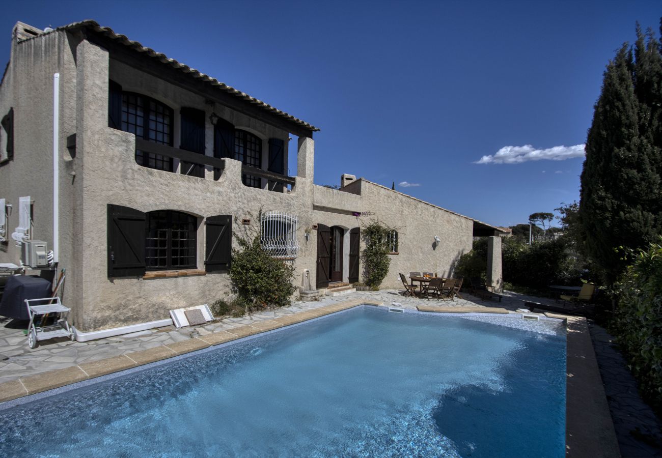 Maison à La Ciotat - Brigoto. Piscine chauffée, clim, fibre, parking