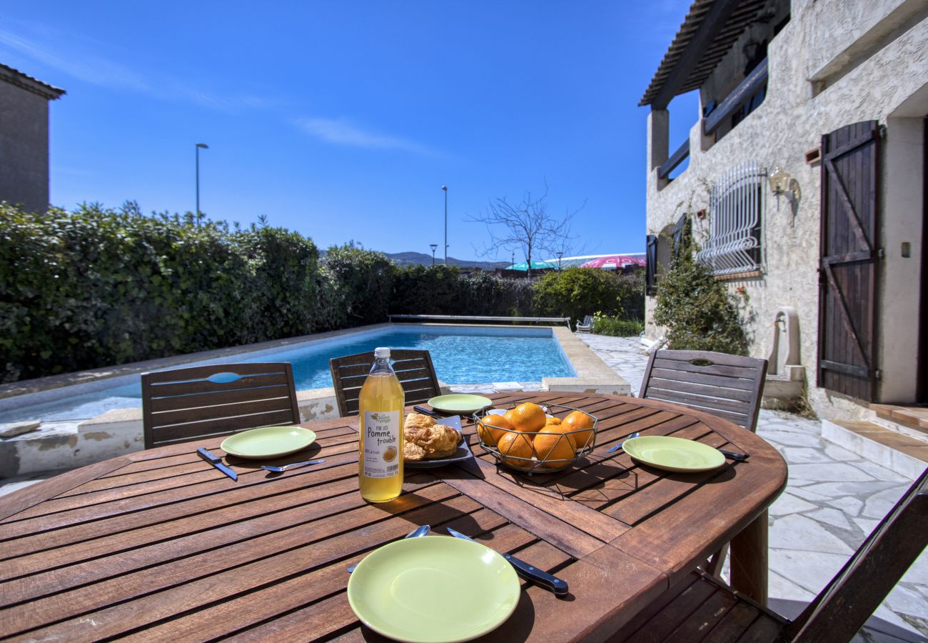 Maison à La Ciotat - Brigoto. Piscine chauffée, clim, fibre, parking
