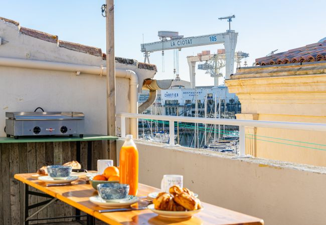 Appartement à La Ciotat - Ajoucadou, terrasse roof top, vue vieux port, clim