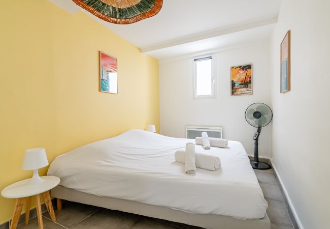 Appartement à La Ciotat - Ajoucadou, terrasse roof top, vue vieux port, clim Appartement à La Ciotat - Ajoucadou, terrasse roof top, vue vieux port, clim