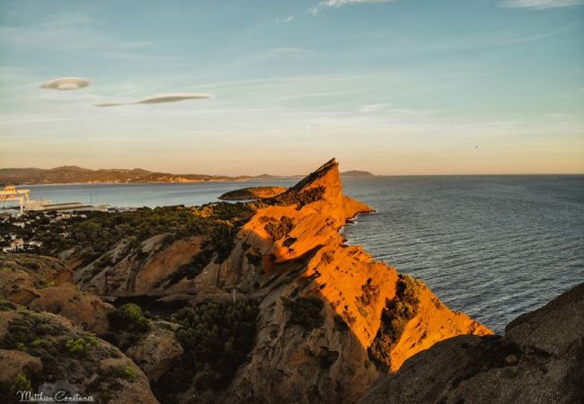 Appartement à La Ciotat - Tanudo. Magnifique vue mer, clim, accès plage