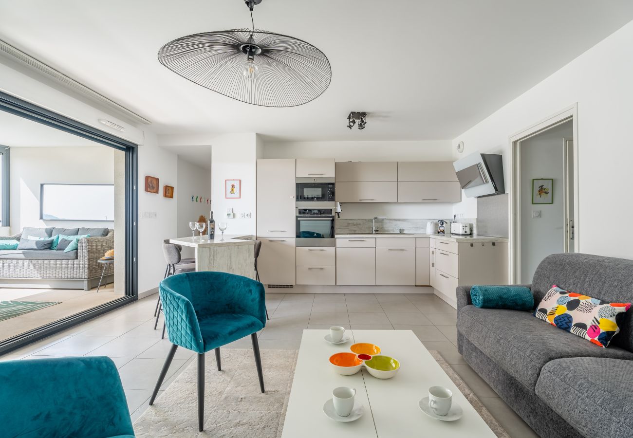 Appartement à La Ciotat - Tanudo. Magnifique vue mer, clim, accès plage