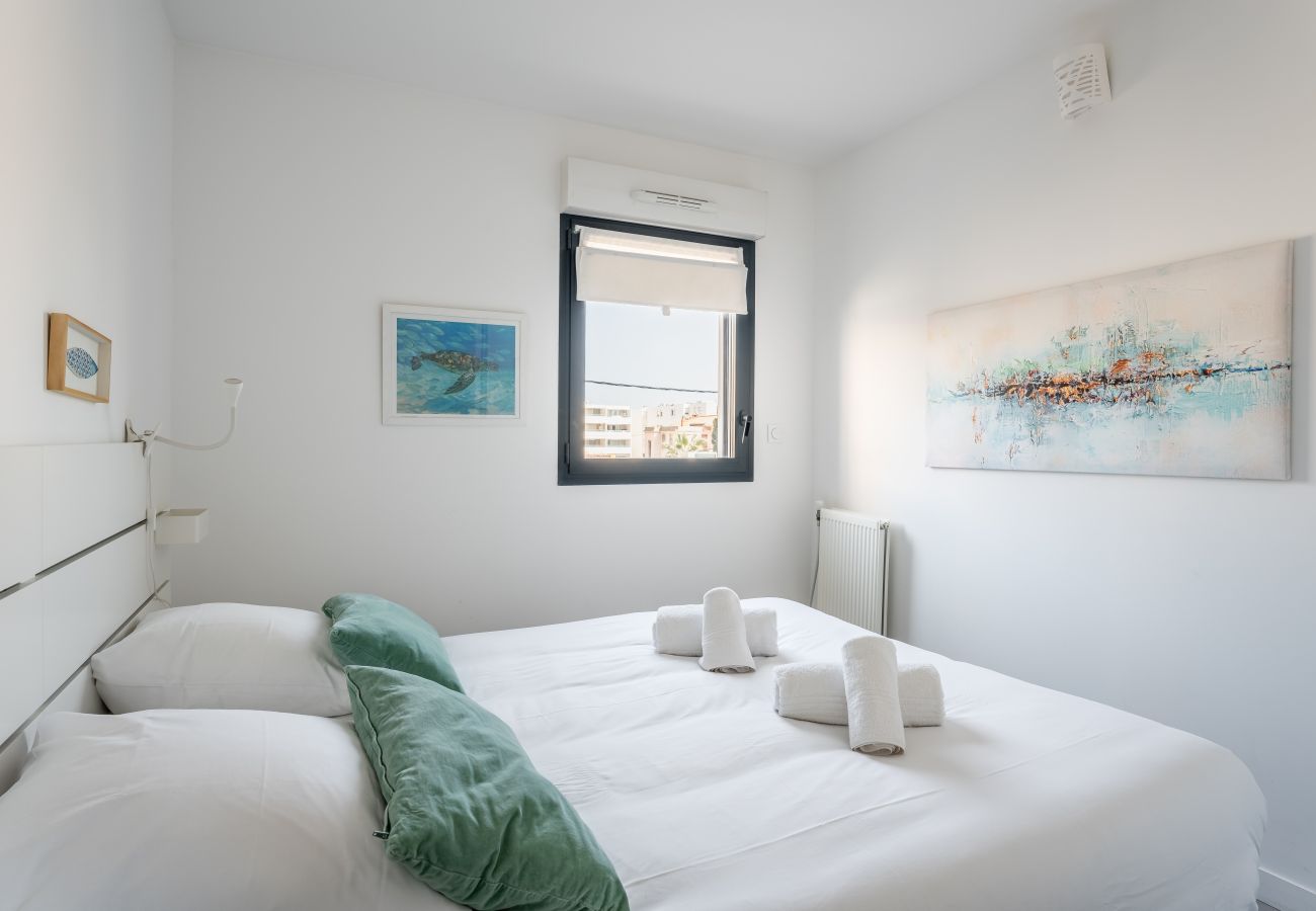 Appartement à La Ciotat - Tanudo. Magnifique vue mer, clim, accès plage