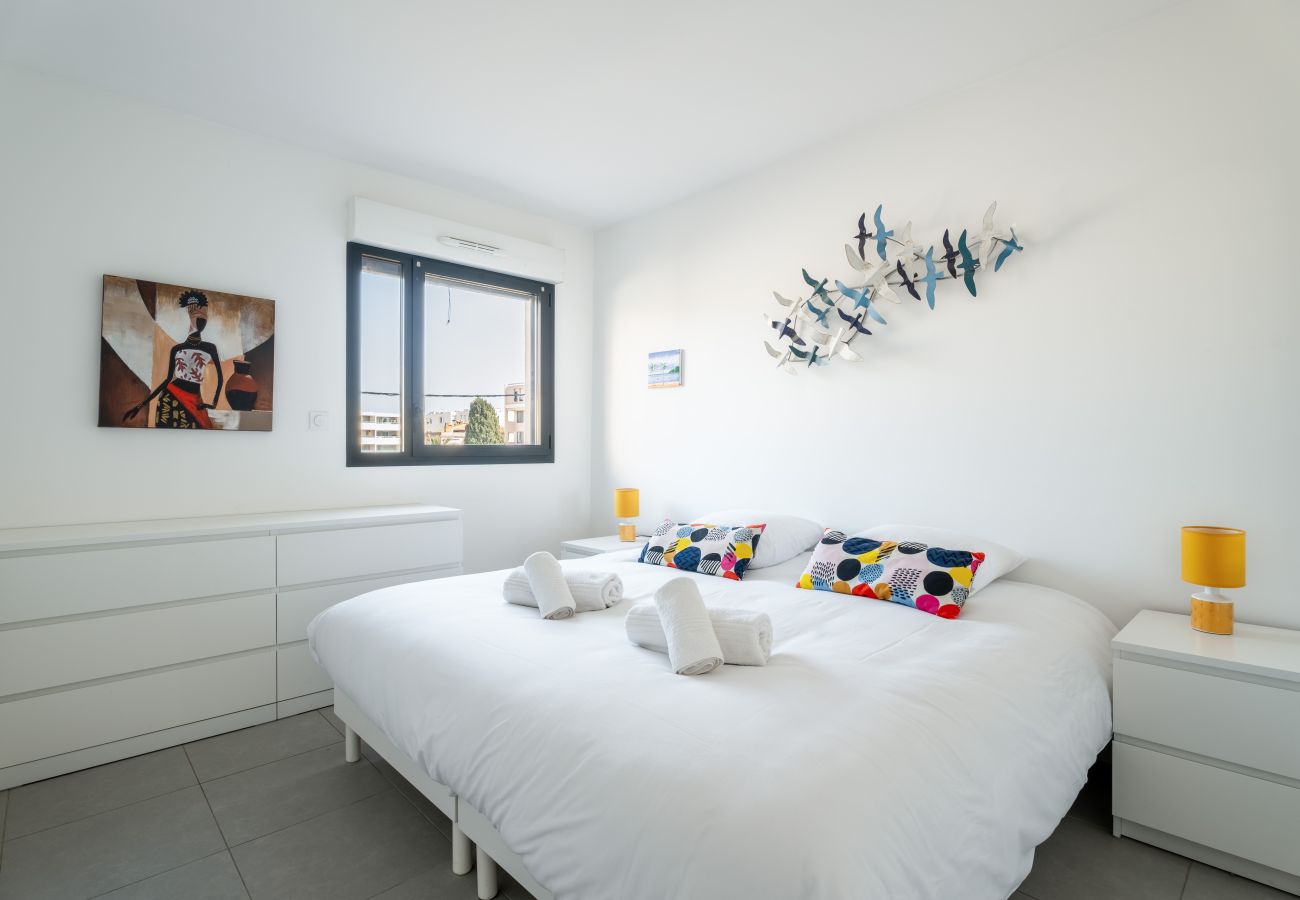 Appartement à La Ciotat - Tanudo. Magnifique vue mer, clim, accès plage