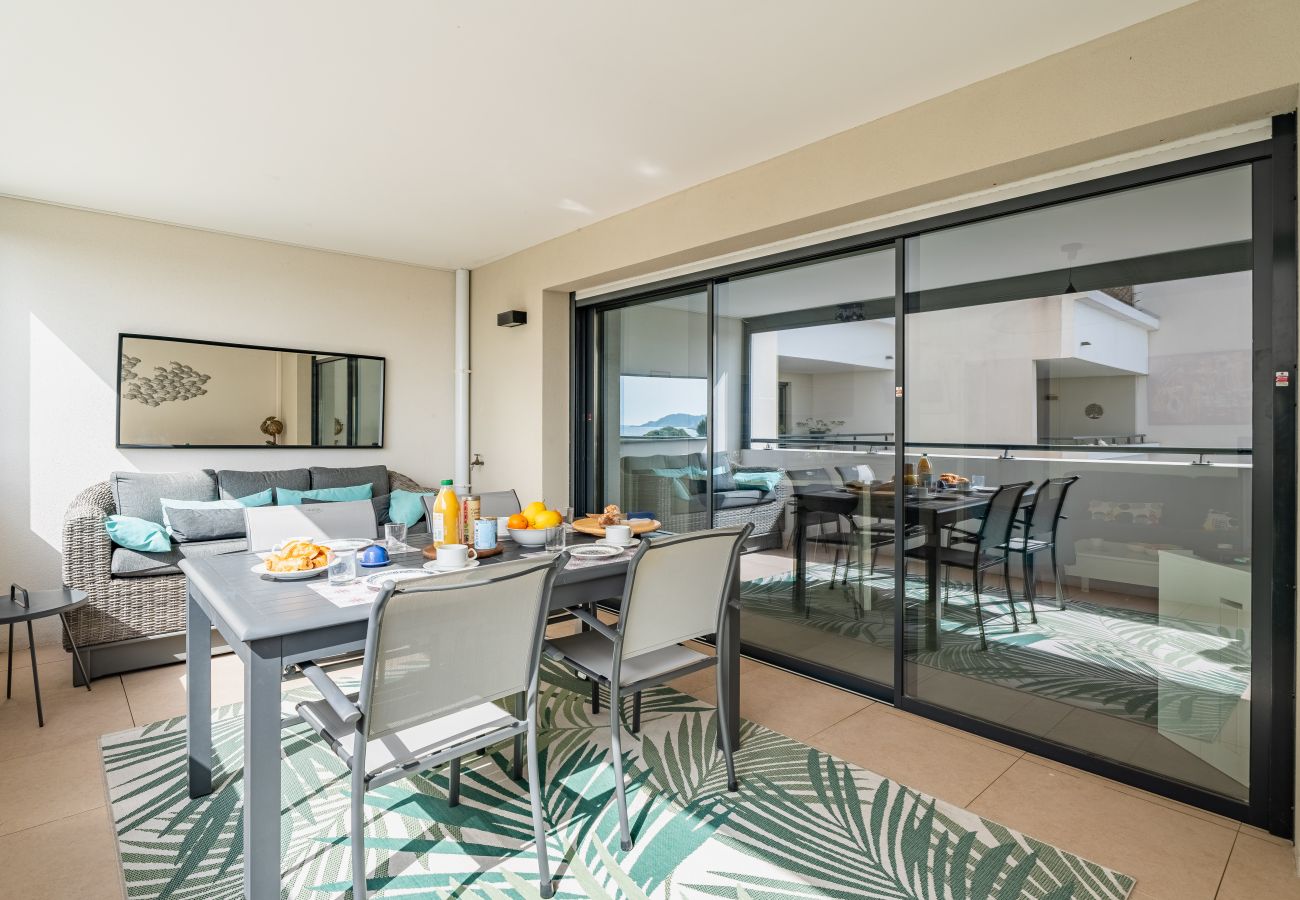 Appartement à La Ciotat - Tanudo. Magnifique vue mer, clim, accès plage