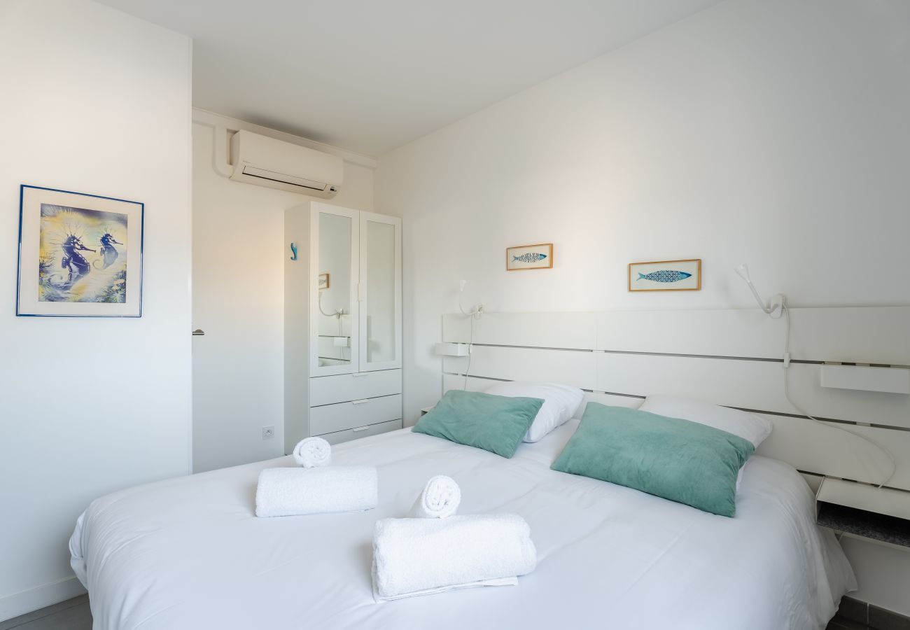 Appartement à La Ciotat - Tanudo. Magnifique vue mer, clim, accès plage