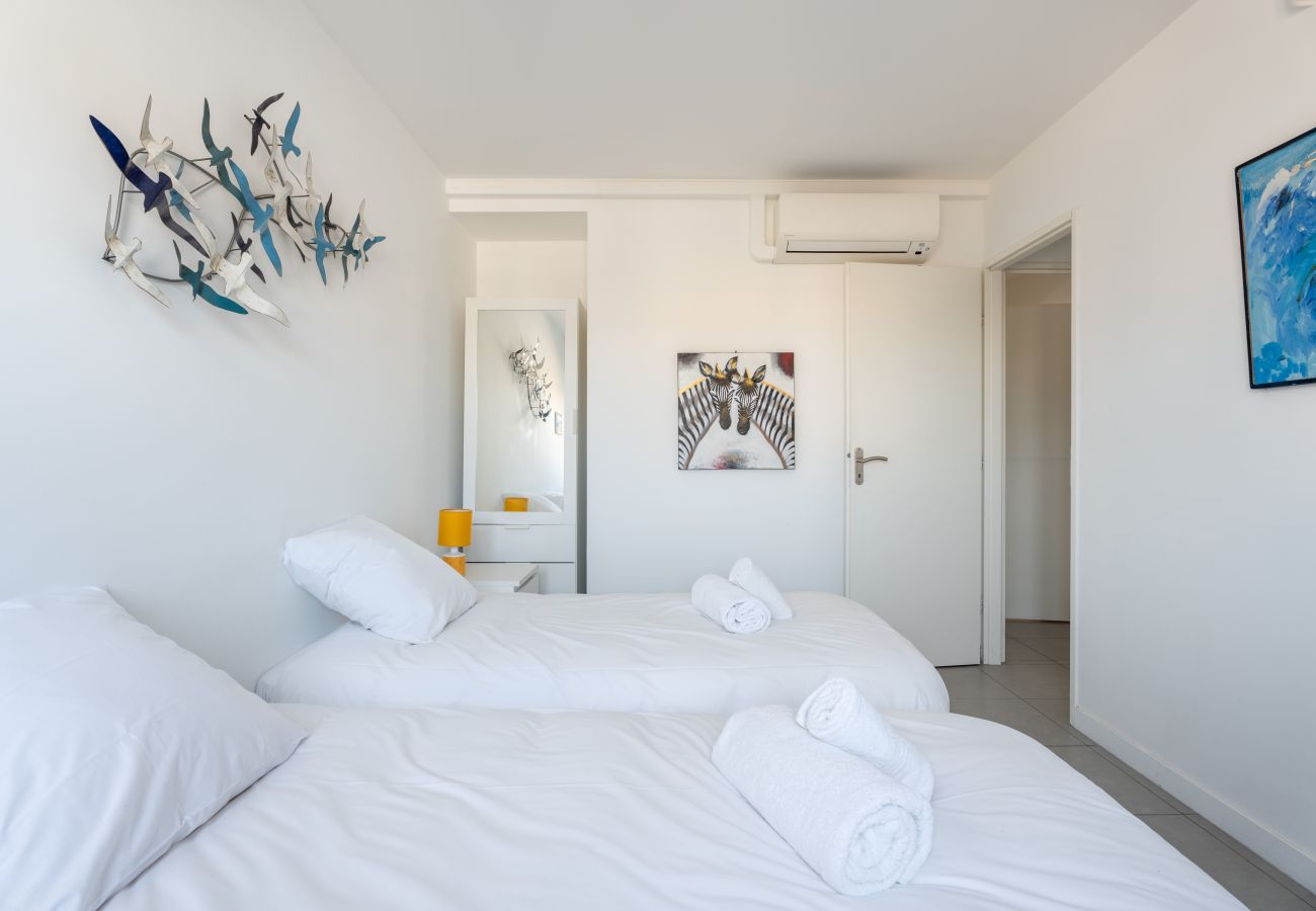 Appartement à La Ciotat - Tanudo. Magnifique vue mer, clim, accès plage
