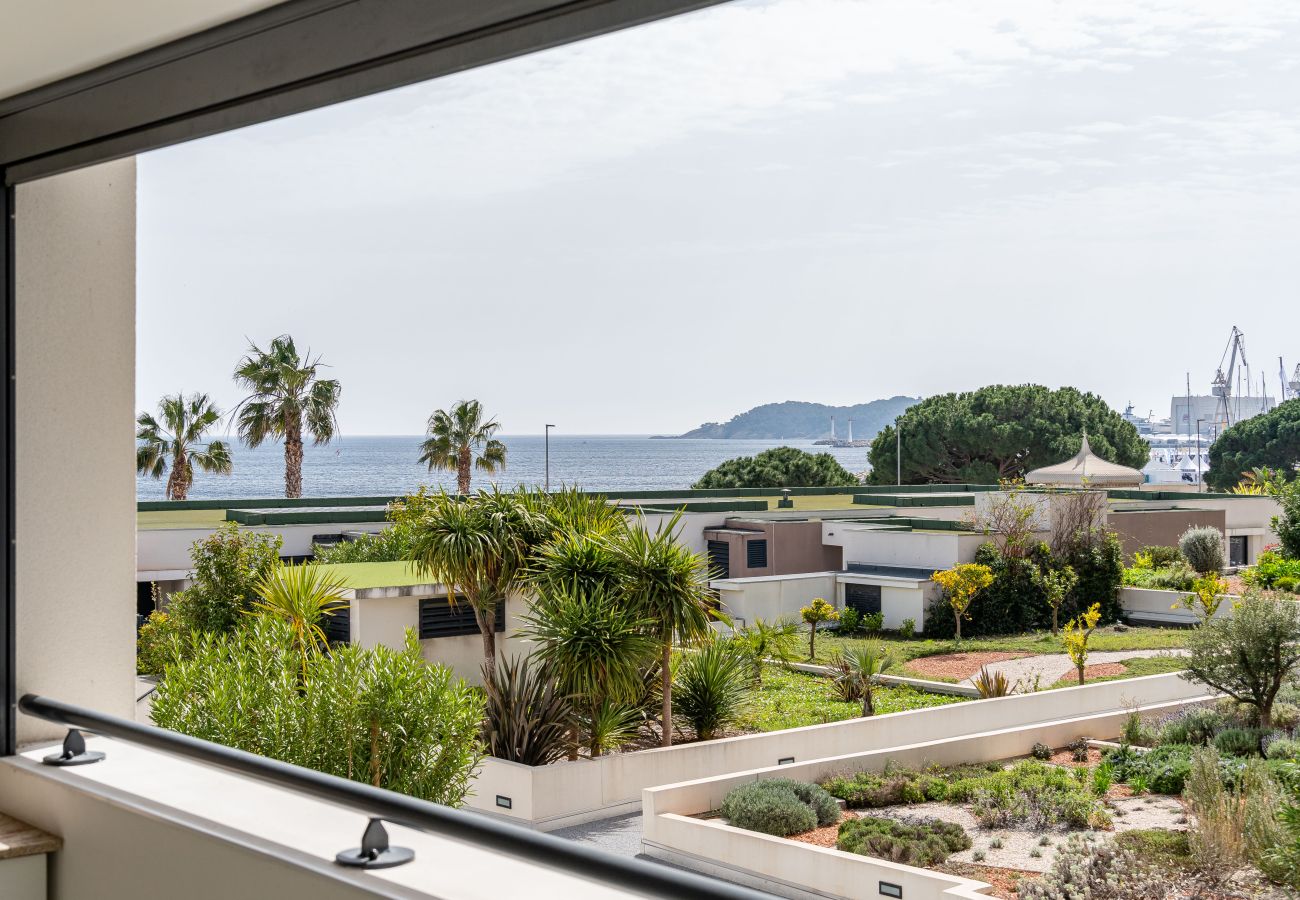 Appartement à La Ciotat - Tanudo. Magnifique vue mer, clim, accès plage
