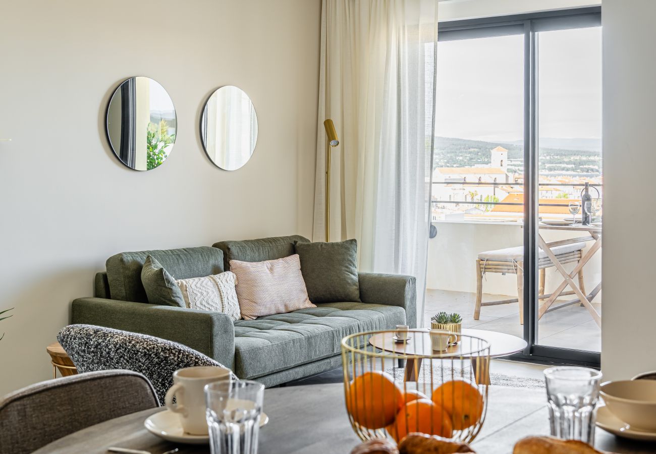 Appartement à La Ciotat - Cambet. Terrasse vue mer, clim, parking.
