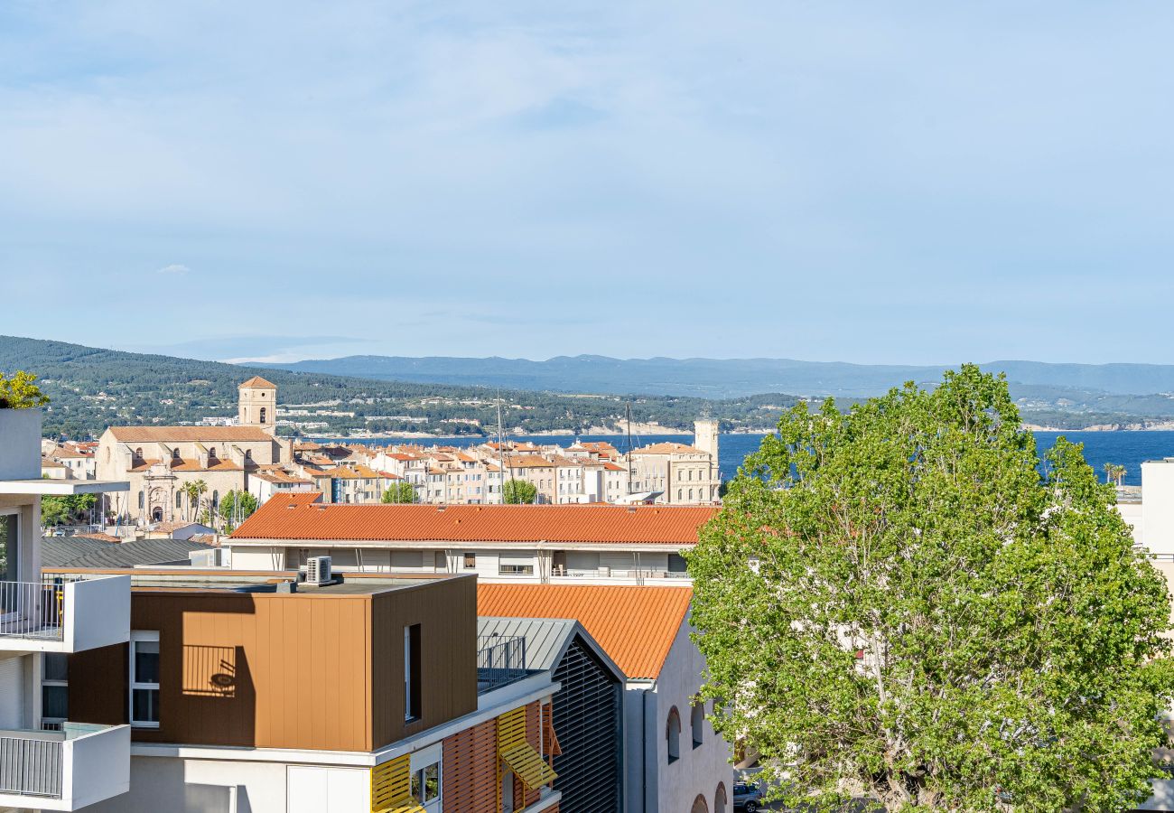 Appartement à La Ciotat - Cambet. Terrasse vue mer, clim, parking.