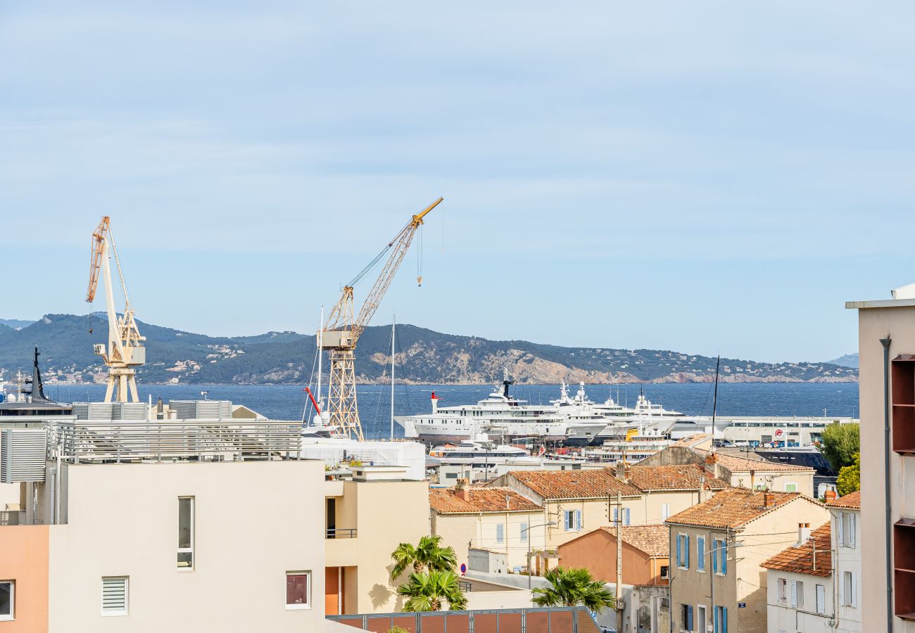 Appartement à La Ciotat - Cambet. Terrasse vue mer, clim, parking.